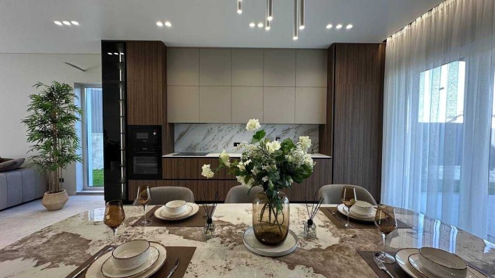 Двоповерховий будинок з панорамним видом — локація! РЕМОНТ. - фото 1