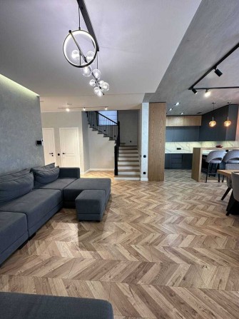 Будинок 150м2 з ремонтом, закрита територія, Стоянка-2, 290000уо. - фото 1