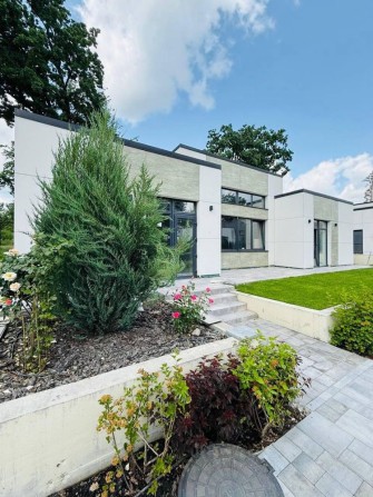 Одноповерховий будинок з гарним ремонтом! Газове опалення - фото 1