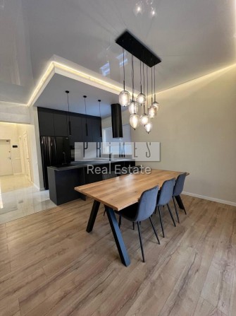 Продам будинок, Віта Поштова, 240м2, з ремонтом, ділянка 5 соток - фото 1