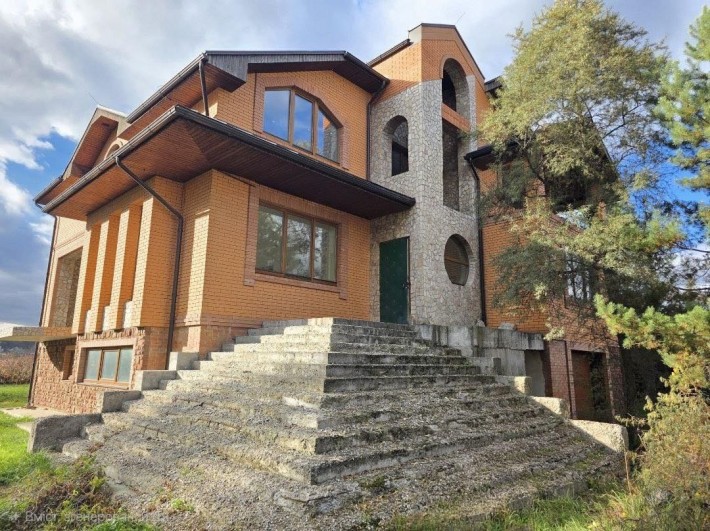 Продам дім з озером в с,Романкіа з бомбосвовищем - фото 1