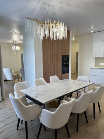 Продаж будинку з дизайнерським ремонтом на 8 сотках у Стоянці - фото 1