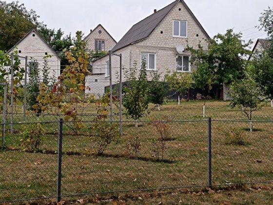 Добротний будинок для родини Тараща