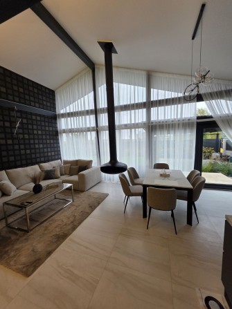 Новый ДОМ 120м2 уч 12,5 соток с Ремонтом мебелью техникой  Бассейном - фото 1