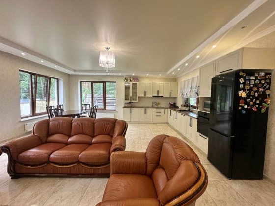 Одноповерховий • будинок з ремонтом • Озеро • Закрите КМ Блиставица