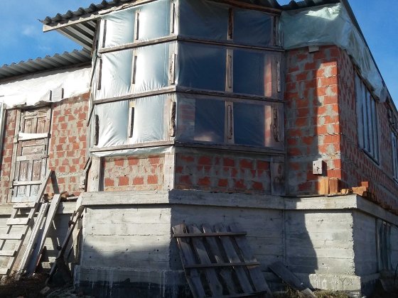 Продам земельну ділянку + будинок Горенка