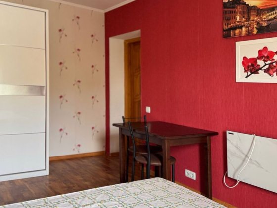 Будинок поблизу столиці, Горенка Горенка