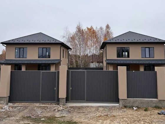 Будинок у передмісті Києва Дмитровка