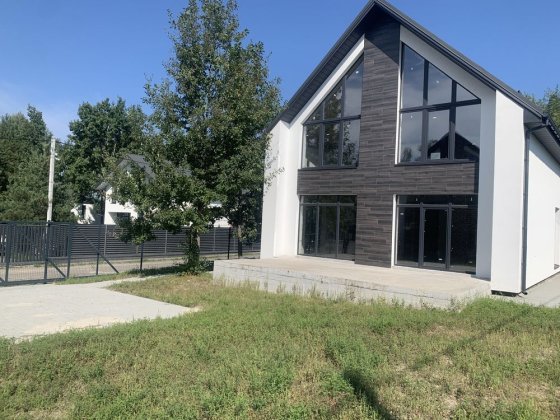 Чудовий будинок у закритому котеджному містечку Дмитрівки Дмитровка