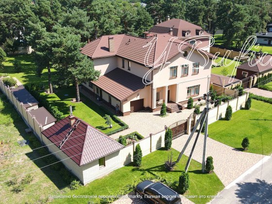 Дмитровка. Дом в лесу  на участке 24с. с бассейном, мебелью, техникой, Дмитрівка