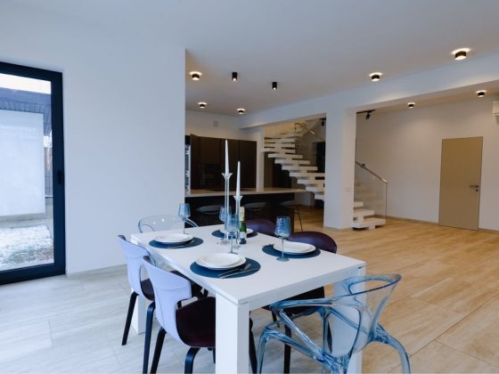 Без% Продам елітний будинок КМ Белгравія Дмитрівка Стоянка Житомирська Дмитрівка