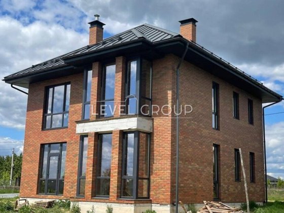 Продається сучасний цегляний будинок у котеджному містечку Іванковичі Иванковичи