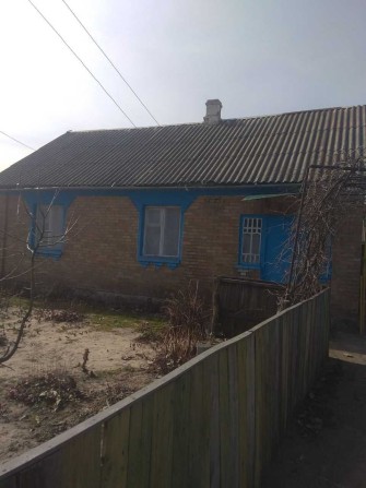 Будинок у селі Лютіж - фото 1