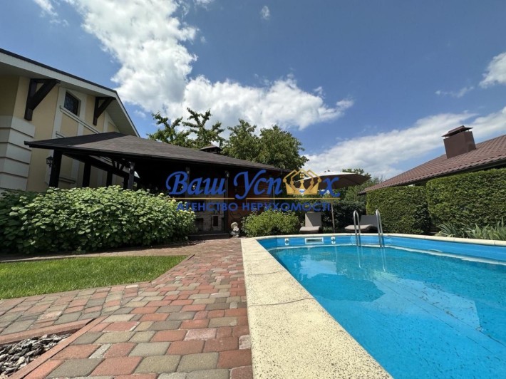 Продаж будинку з ремонтом і бассейном  у селі Мархалевка - фото 1