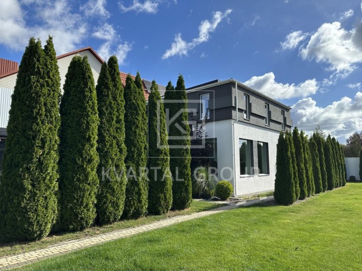 Продам якісний будинок з дизайнерським ремонтом! - фото 1