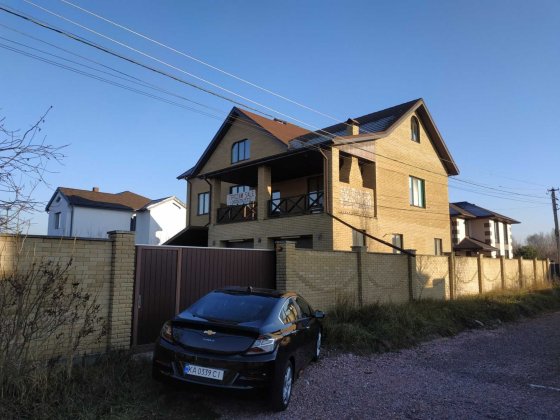 Дом в селе Осещина , Троянда-2 Осещина