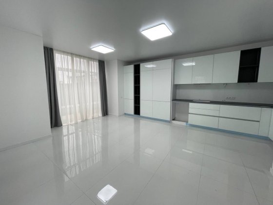 Продається таунхаус з ремонтом в селищі Нове Новое