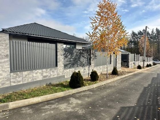 Будинок біля лісу з гаражем ! Ділянка 7,5 соток , газ опалення! Михайловка-Рубежовка