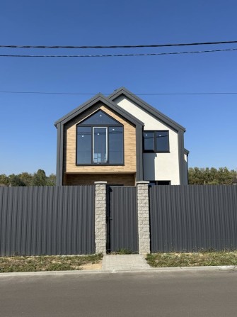 Будинок в 15 хвилинах від міста - фото 1