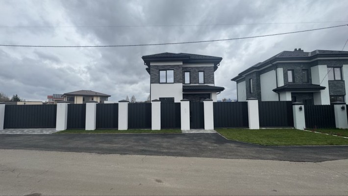 Погреби, вул. Покровська — останній будинок у продажу! - фото 1