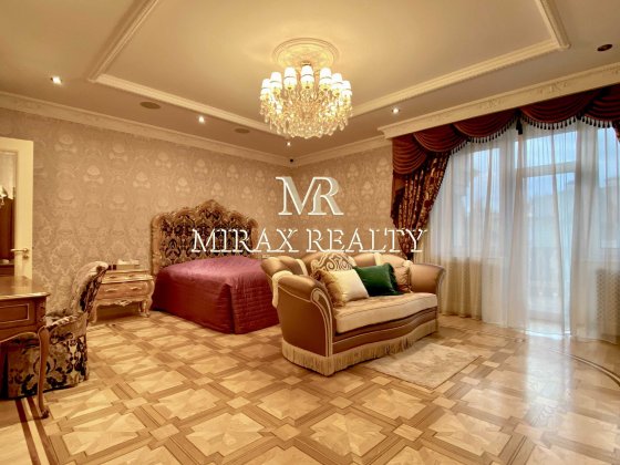 Продаж домоволодіння 1200 м2 ділянка 30 сот закрите КМ Романків Романков