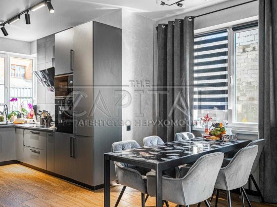 Продається  двоповерховий будинок 152 кв м з ремонтом Басейн Старые Петровцы