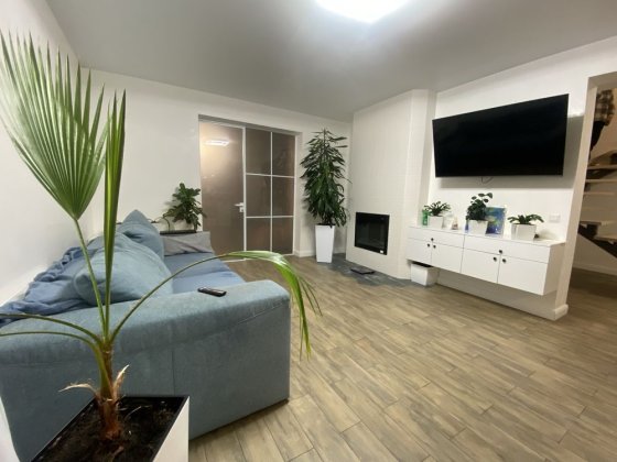 Хотів продаж автономного будинку Хотів