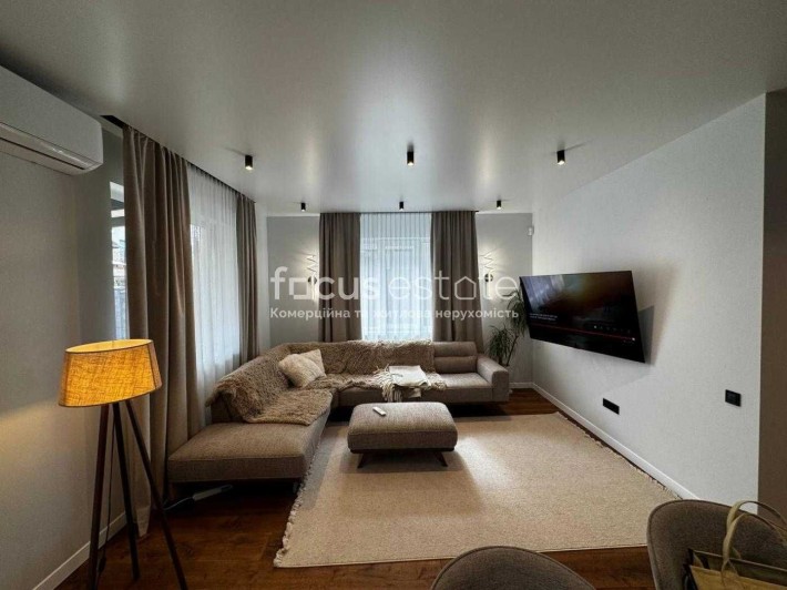 Без комісіЇ. Чайка. Продаж будинку з дизайнерським ремонтом. - фото 1