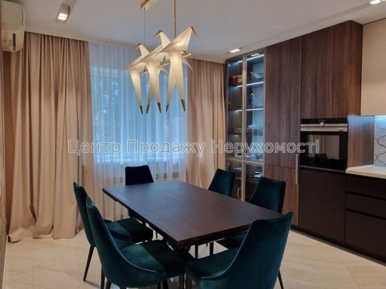 Таунхауз біля Віта поштова і Крюківщини. земля-7 соток. Теремки 20хв Юровка