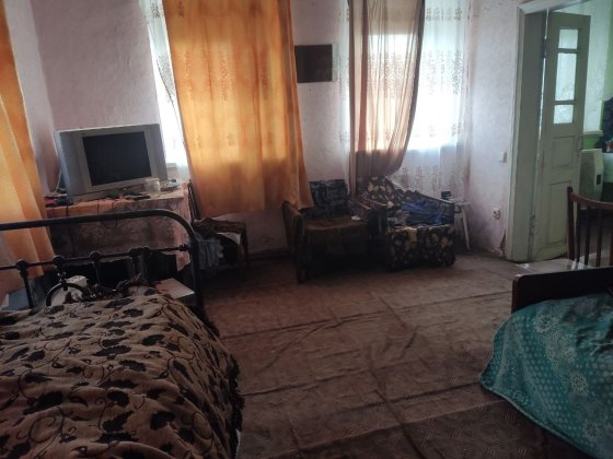 Часний будинок, світло газ, велика територія Новгородка