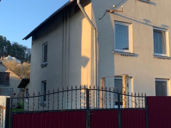 Будинок у Винниках, з фруктовим садком Винники