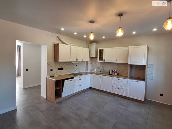 Продається 3х-поверховий будинок у Винниках центр, хороша локація Винники