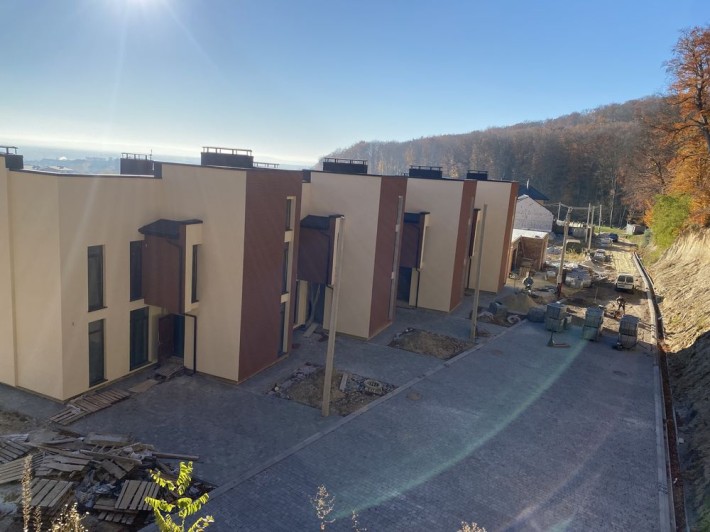 Котеджний комплекс в м.Винники - фото 1