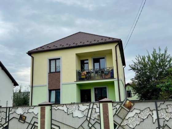 Продаж будинку в Пустомитах з ремонтом, 135 кв.м. Пустомыты