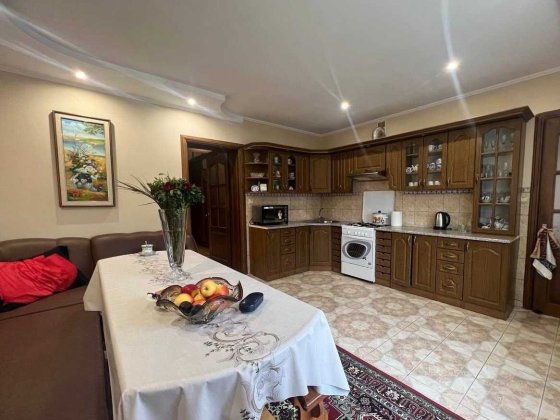 Продаж простoрого будинку в м. Городок Городок