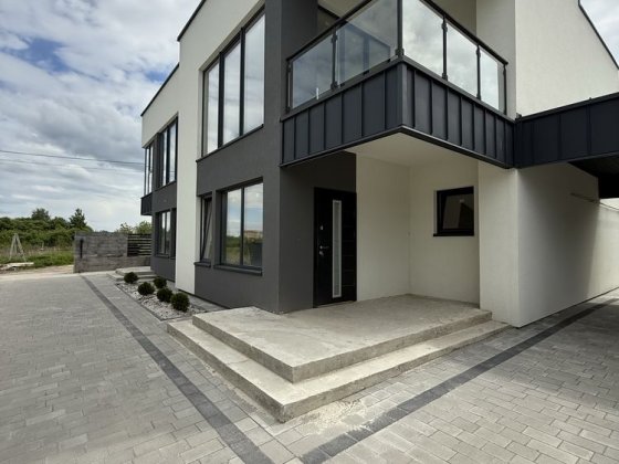 Продаж котеджу Зубра Зубра