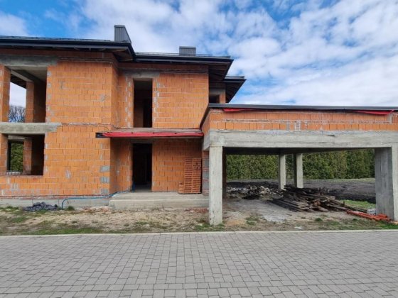 Продаж  окремостоячого  будинку  в затишному місці  с. Зубра біля лісу Зубра