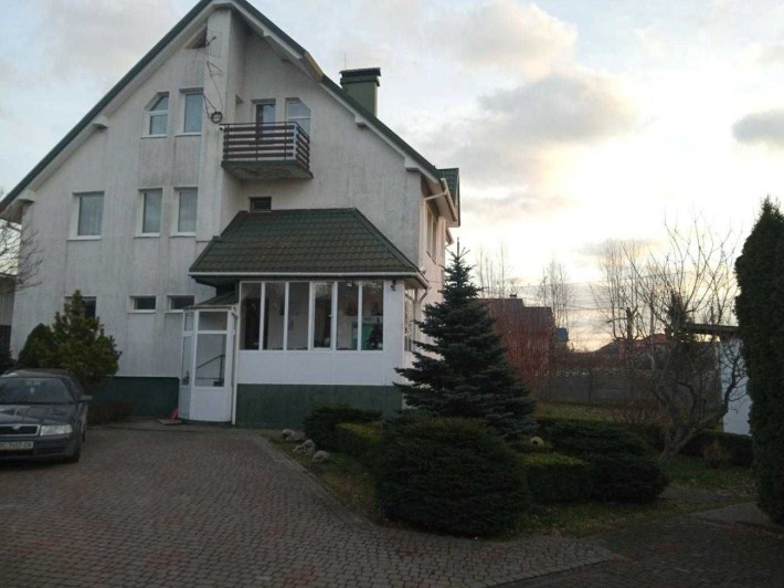 великий будинок в Рясне-Руське під житло чи комерційне використання - фото 1