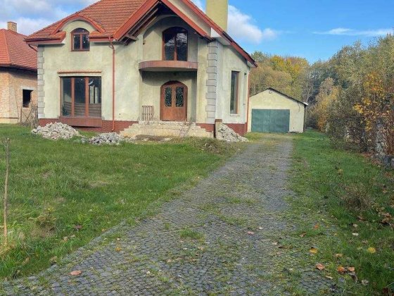 Продаж приватного будинок 250 кв/м в селі Конопниця Конопница