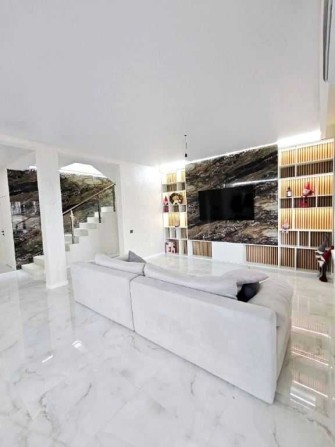 Новый 2-х этажный дом с ремонтом, гаражом и подвалом в Фонтанке 1! - фото 1