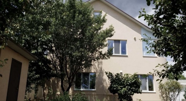 Дім в 2 поверхи, 10 соток, газ завелений. - фото 1