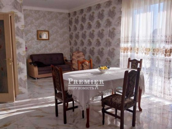 Продам двоповерховий будинок в Фонтанці Фонтанка