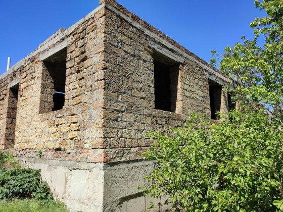 Незавершенное строение на ул. Урожайной. Фонтанка