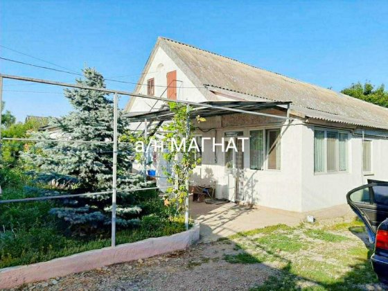 Продаж садиби ,терміново у центрі селища за ціною 55т Великодолинское