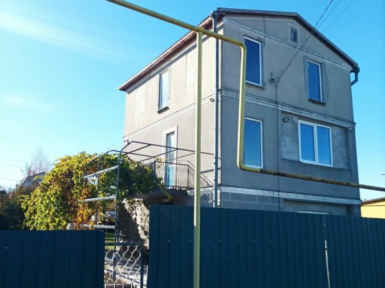 Продам дом в тихом уютном месте. Великодолинское