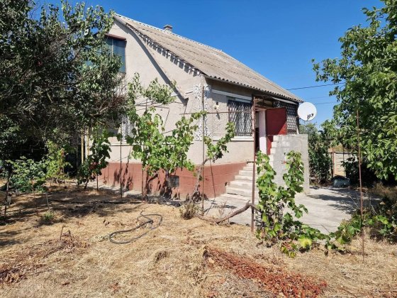 Продам капитальный дом с видом на озеро Великодолинское