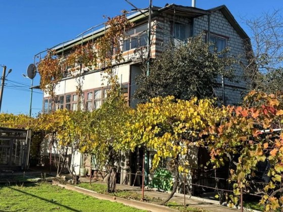 Капітальний будинок біля Одеси та Чорноморська