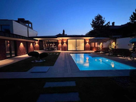 Продажа одноэтажного дома с бассейном и ремонтом в Сосновом Береге. Ліски