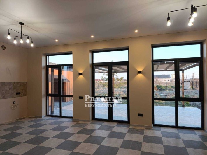 Новий одноповерховий будинок з ремонтом. Фонтанка. - фото 1