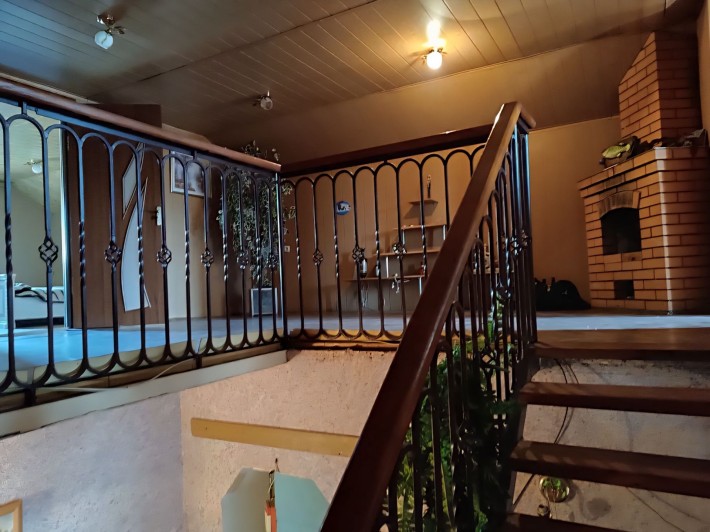 Затишний, капітальний двоповерховий будинок - фото 1